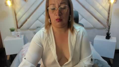 Mailyn online show from March 2025 01:50:02 AM