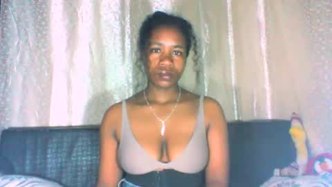 Snapshot of mayrah5 chatting on October 2025 09:38:02 PM mayrah online show from October 2025 09:38:02 PM