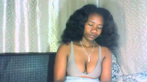 Snapshot of mayrah5 chatting on December 2025 08:48:02 PM mayrah online show from December 2025 08:48:02 PM