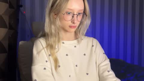 Snapshot of mayvi_cold chatting on February 2025 09:09:01 PM mayvi_cold online show from February 2025 09:09:01 PM