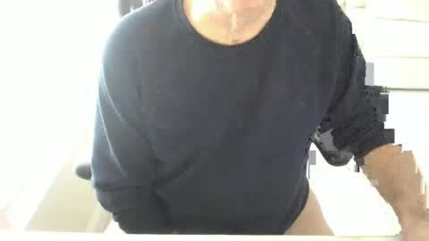 Snapshot of mbeastie chatting on January 2025 05:39:01 PM Beastie online show from January 2025 05:39:01 PM