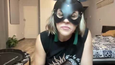 Snapshot of mc_bunny chatting on February 2026 07:09:02 PM Kyla Wifey and Shaun online show from February 2026 07:09:02 PM