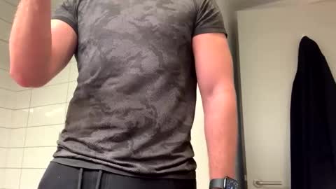 Snapshot of mcr8080 chatting on December 2024 03:20:02 PM mcr8080 online show from December 2024 03:20:02 PM