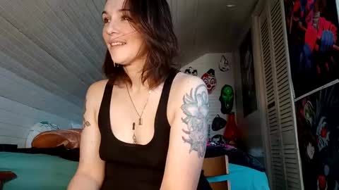 Snapshot of me_and_mrsjones chatting on December 2024 07:54:01 PM Judy with da booty online show from December 2024 07:54:01 PM