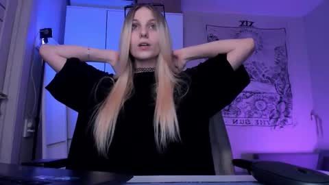 Anna online show from January 2026 03:22:02 AM