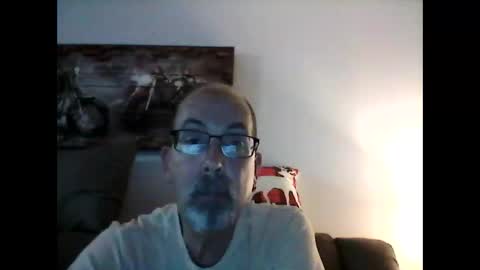 Snapshot of meathome3 chatting on January 2025 03:37:01 AM me at home online show from January 2025 03:37:01 AM