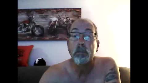 Snapshot of meathome3 chatting on September 2025 03:07:02 AM me at home online show from September 2025 03:07:02 AM