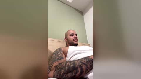 Snapshot of medellindrak chatting on February 2026 10:19:01 PM filippoae online show from February 2026 10:19:01 PM