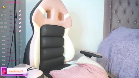 Johana  online show from February 2025 10:04:02 AM