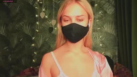 meeeewmeeeeow online show from November 2025 08:46:02 PM