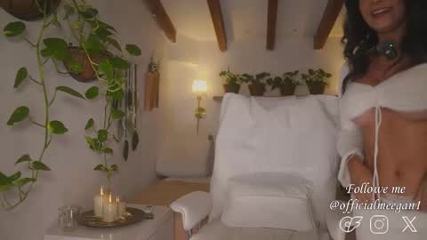 Andrea  online show from March 2026 12:00:01 PM