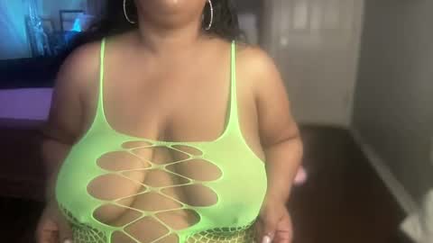 Snapshot of meetsouthernpeach chatting on February 2025 03:56:02 AM Southern Peach online show from February 2025 03:56:02 AM