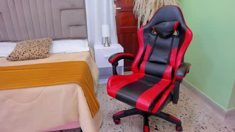 Snapshot of megan_angie chatting on February 2026 03:15:02 AM Megan Angie online show from February 2026 03:15:02 AM