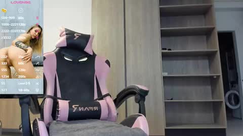 Megan online show from October 2025 06:02:02 AM