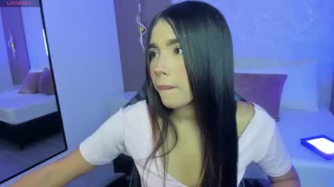 Snapshot of megan_thorp chatting on June 2026 04:21:02 AM Sheila online show from June 2026 04:21:02 AM