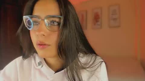 Snapshot of megan_vwv chatting on December 2025 02:28:01 AM megan online show from December 2025 02:28:01 AM