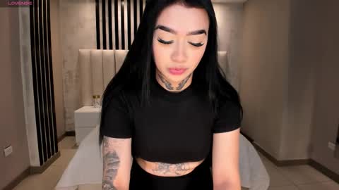 Megan Cross online show from November 2025 11:37:02 PM