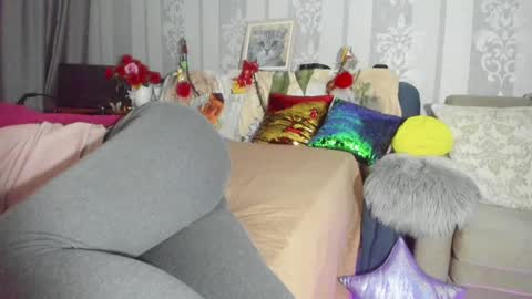 Nicki--------- Welcome to my Room online show from February 2025 06:51:01 PM