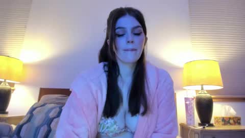 Snapshot of meganholly00 chatting on January 2025 04:43:01 AM Megan online show from January 2025 04:43:01 AM