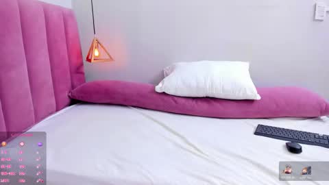 Megan  online show from November 2025 07:48:02 PM