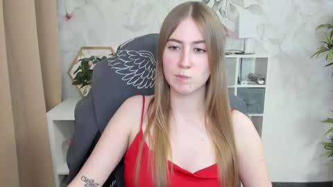 Snapshot of meganx_candy chatting on December 2024 06:32:02 PM Megan online show from December 2024 06:32:02 PM