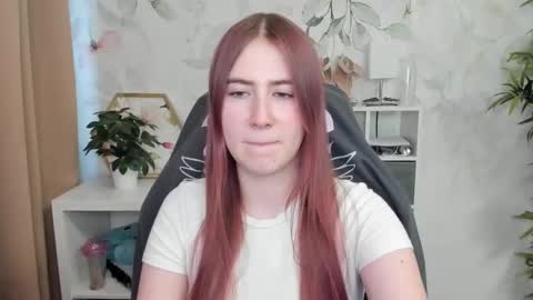 Snapshot of meganx_candy chatting on February 2025 01:44:01 PM Megan online show from February 2025 01:44:01 PM