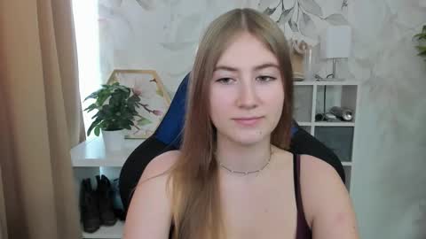 Snapshot of meganx_candy chatting on September 2025 12:27:02 PM Megan online show from September 2025 12:27:02 PM