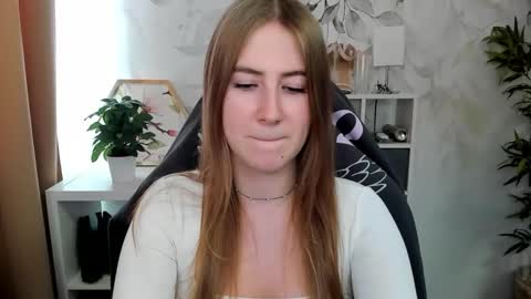 Snapshot of meganx_candy chatting on October 2025 12:24:02 PM Megan online show from October 2025 12:24:02 PM