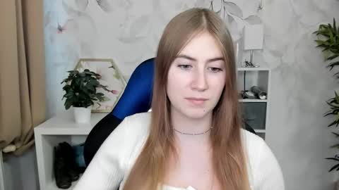 Snapshot of meganx_candy chatting on November 2025 01:44:01 PM Megan online show from November 2025 01:44:01 PM