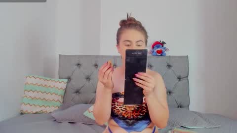 megansammy online show from December 2025 07:33:02 PM