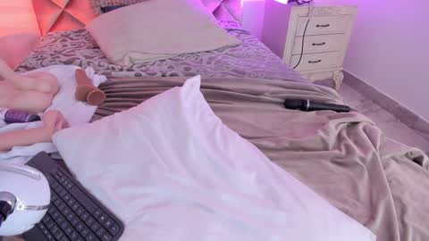 Snapshot of megaraowen_ chatting on December 2024 07:20:02 AM M E G A R A online show from December 2024 07:20:02 AM