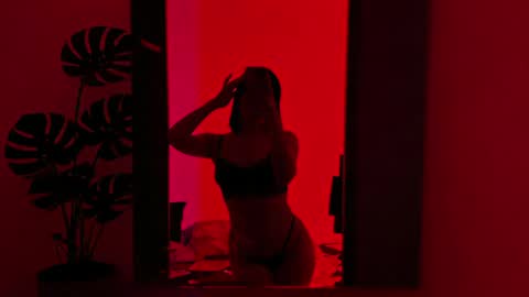 Snapshot of meggan_foxxy chatting on June 2026 01:32:02 AM meggan_foxxy online show from June 2026 01:32:02 AM