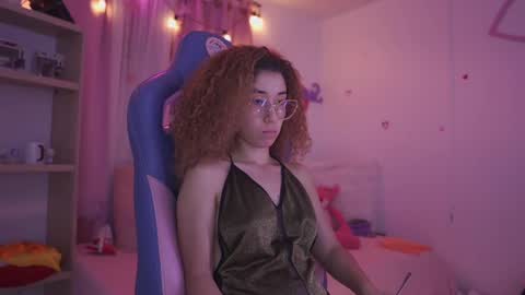 Snapshot of meggan_jade chatting on December 2024 04:11:01 AM Meggan online show from December 2024 04:11:01 AM