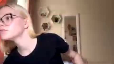 Mia online show from April 2026 01:16:01 PM