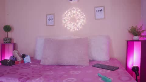 Meggie 1J online show from November 2025 11:36:02 PM