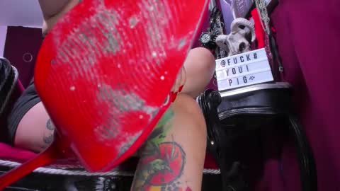 Snapshot of megoddessara chatting on November 2025 11:59:02 PM Goddess Sara online show from November 2025 11:59:02 PM