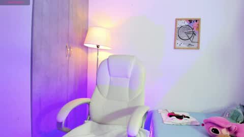 Ann online show from October 2025 02:04:02 AM