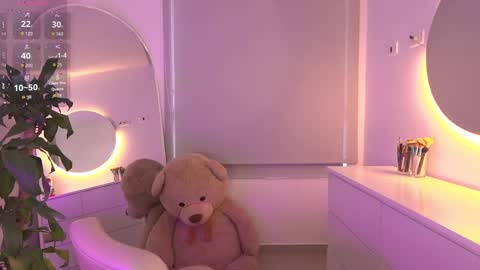 meiis3 online show from September 2025 10:53:01 PM