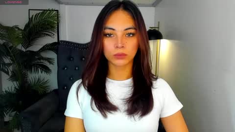 Snapshot of meiluxe chatting on May 2026 10:45:01 AM meiluxe online show from May 2026 10:45:01 AM