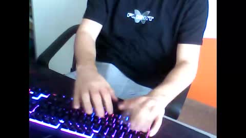 Snapshot of meks5544 chatting on February 2025 01:08:02 PM meks5544 online show from February 2025 01:08:02 PM