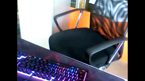 Snapshot of meks5544 chatting on February 2025 02:21:01 PM meks5544 online show from February 2025 02:21:01 PM