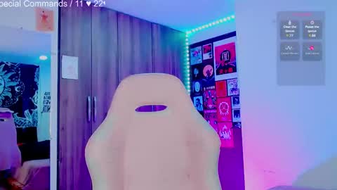 Melissa  -  -  Please help me to reach 100 thumbs up online show from January 2025 04:16:01 PM