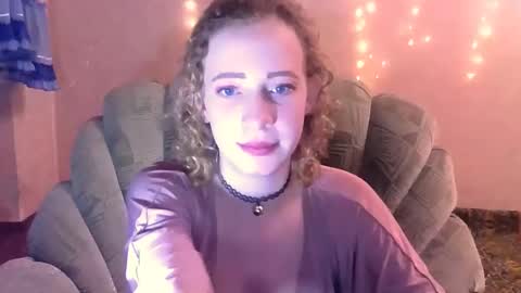 Snapshot of mel_mellie chatting on February 2025 09:45:02 PM Mel Mellie online show from February 2025 09:45:02 PM