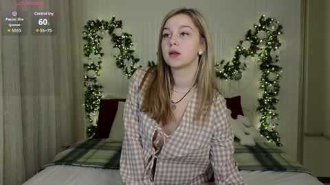 Snapshot of mel_nelson chatting on December 2024 12:27:02 PM Mel online show from December 2024 12:27:02 PM