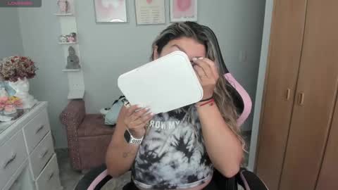 Melaany  online show from March 2026 01:50:01 PM