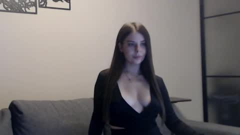 meladams online show from November 2025 09:16:01 PM