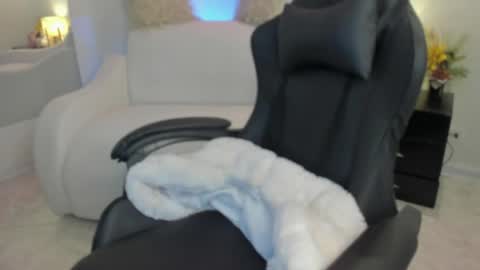 melan_owen online show from May 2026 11:04:02 AM