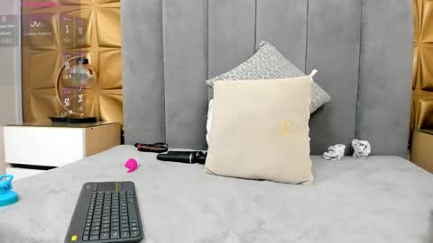 Snapshot of melani_dream chatting on February 2026 02:50:02 PM Melani online show from February 2026 02:50:02 PM