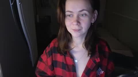 Mila online show from November 2025 05:45:02 PM