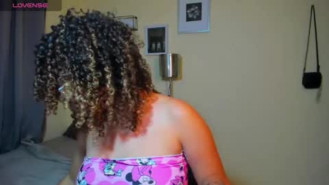 Snapshot of melaniacosta chatting on April 2026 10:56:02 PM melani online show from April 2026 10:56:02 PM